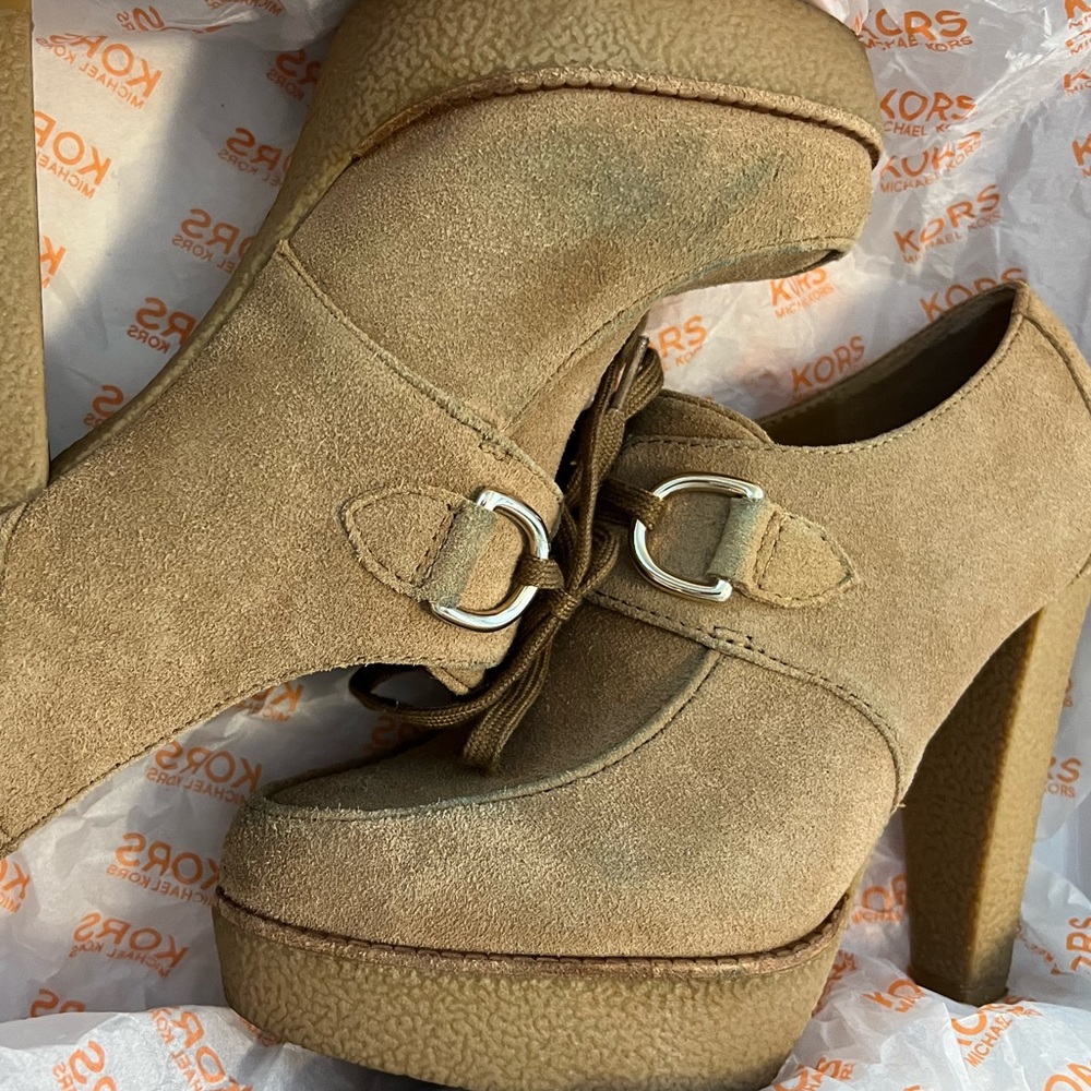 Michael Kors Shoes Size 8M
